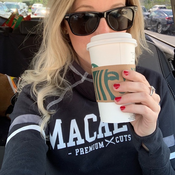 Meet your Posher, Jessa - Picture 2 of 3